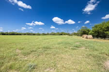 2451 FM 884, Yorktown, TX 78164