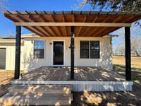 339 E 10th Street, Yorktown, TX 78164